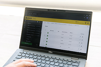 Close up of POWERSCOUT remote monitoring software showing live monitoring systems