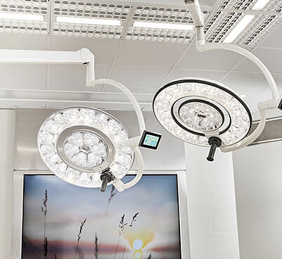 Q-Flow™ Fluent and Vision Surgical Lights in an Operating Theatre