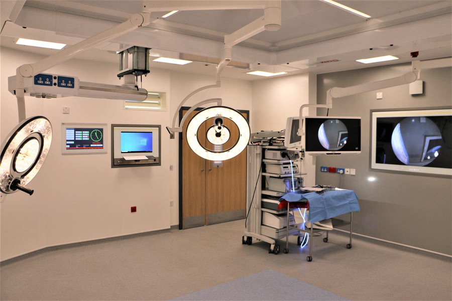 Operating theatre with audio-visual (AV) integration Operating theatre with audio-visual (AV) integration