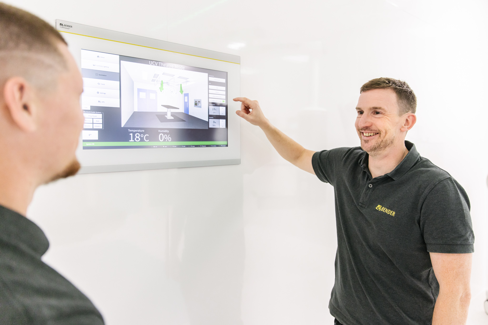 Image of Bender engineer in Suite '97 demo theatre