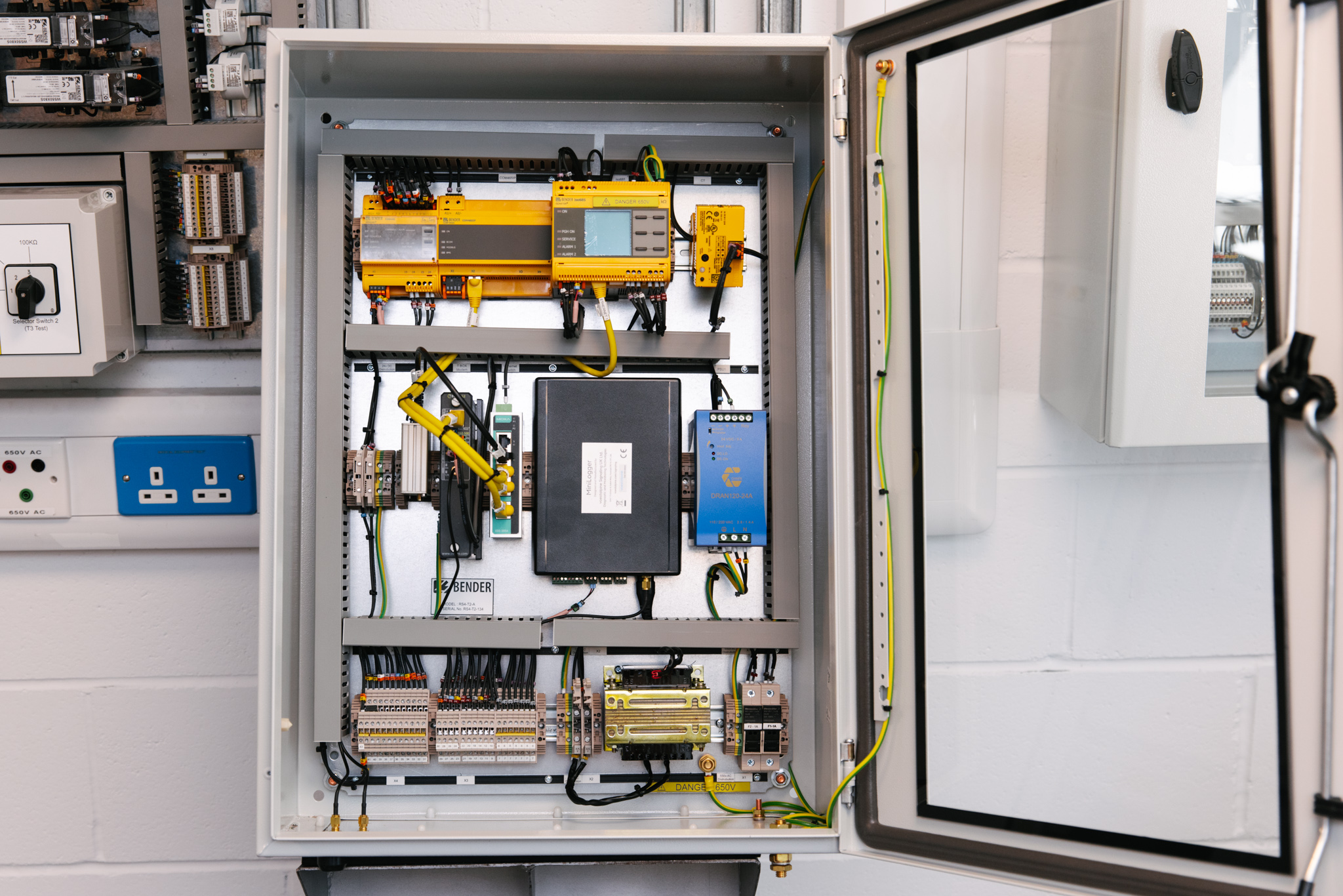 Image of Bender rail signal power monitoring system RS4 tier 2